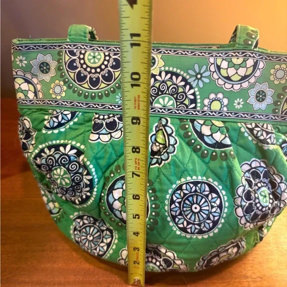 Vera Bradley Vibrant Green Patterned Tote Bag - Picture 8 of 9